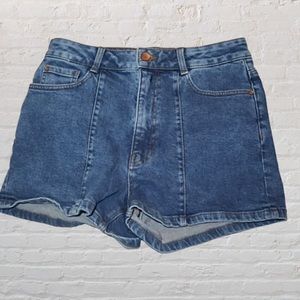 Clock House C&A Women's Size 38 High Rise Medium Wash Denim, Blue Jean Shorts